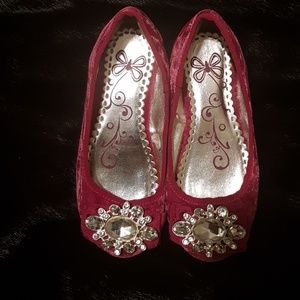 Lil girl's shoes..size 12